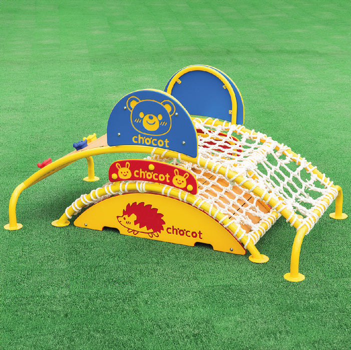 なだらかなアーチで登り下り運動を　chocotブリッジ (くま)