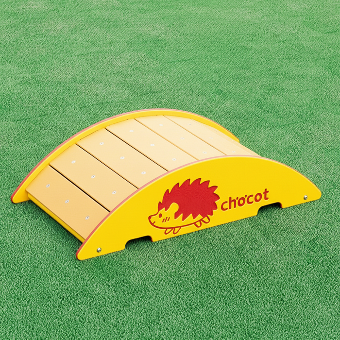 なだらかなアーチで登り下り運動を　chocotブリッジ (はりねずみ)