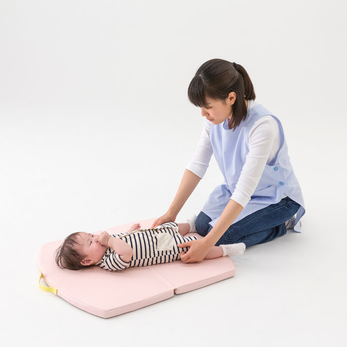 持ち運びおむつ交換マット