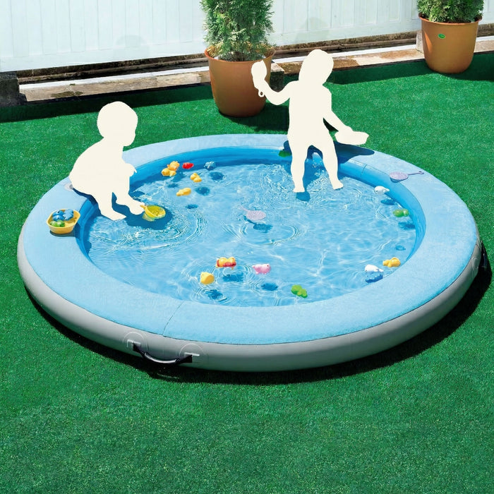 水たまりあそびが、そのままプールに？！ 水たまりプール